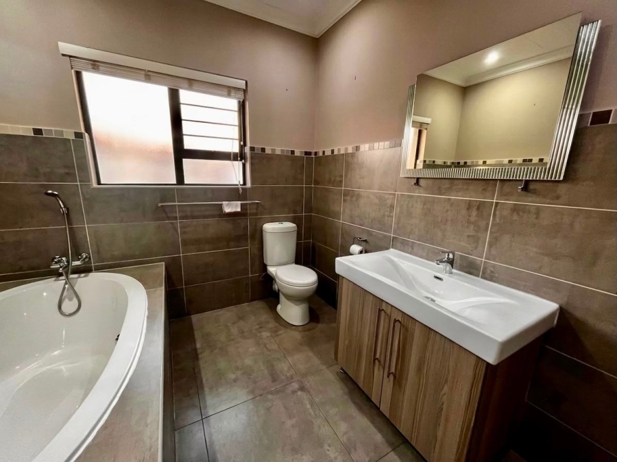 4 Bedroom Property for Sale in Boschdal North West
